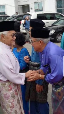 Jepak boss Saidi with PPB boss, Governor Taib Mahmud