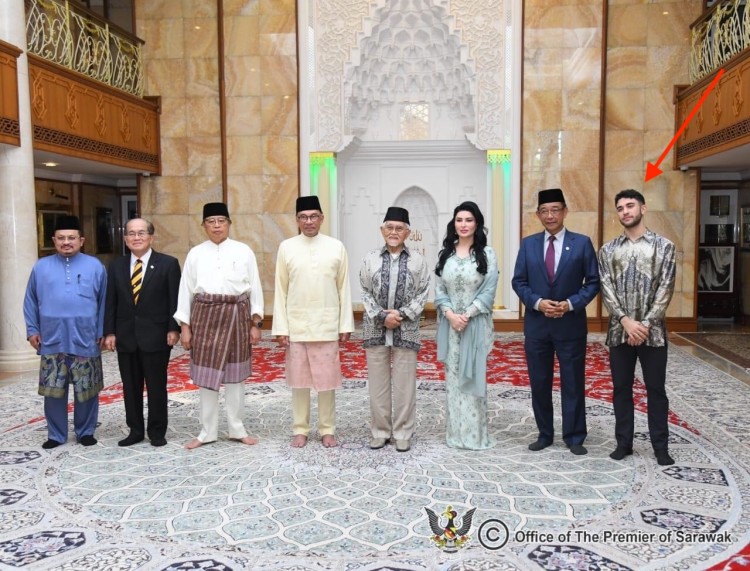 In the top line up of Sarawak state officials meeting the new prime minister